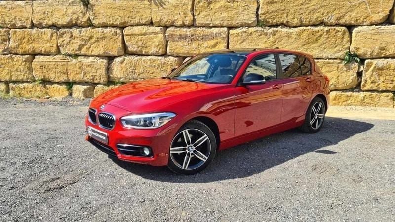 Vermelho Usado 2017 BMW 118 Sport Line Citadino | € 20.750 (Preço elevado) - Imagem 1/4