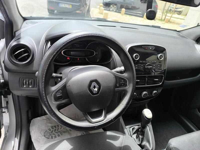 Usado Renault Clio IV 90 HP (66 kW) 2019 Cinzento Citadino