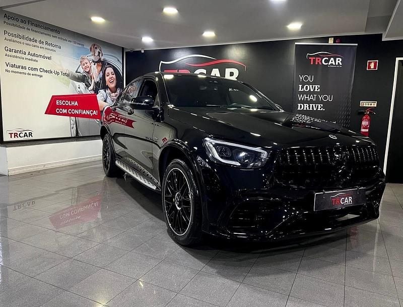 Preto Usado 2021 Mercedes GLC300 SUV | € 64.990 - Imagem 1/4