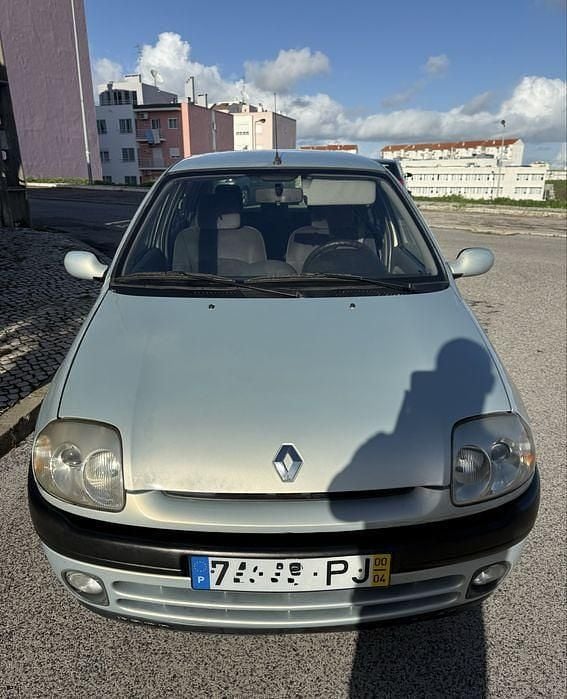 Usado 2000 Renault Clio II Sedan | € 1.999 (Preço justo) - Imagem 1/4