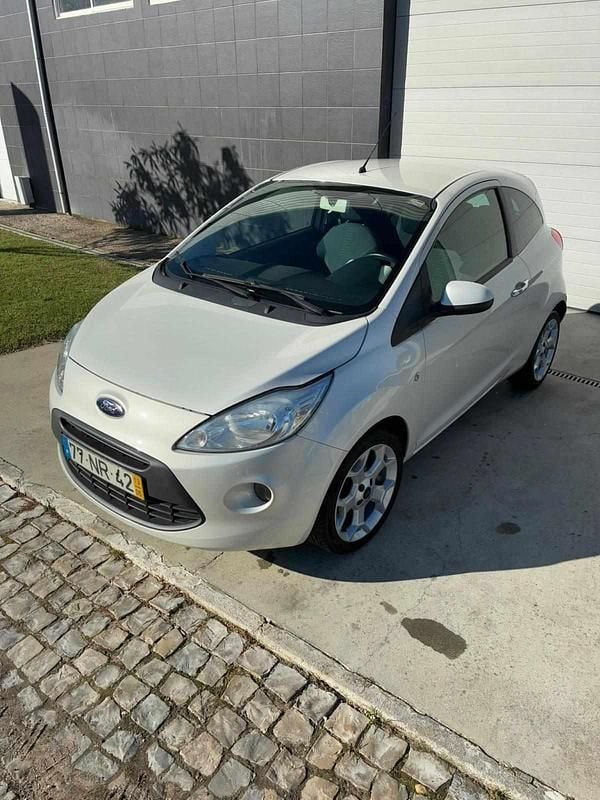 Branco Usado 2013 Ford Ka Citadino | € 7.200 (Preço justo) - Imagem 1/4