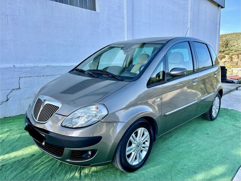 Usado 2005 Lancia Musa Monovolume | € 4.100 - Imagem 1/4