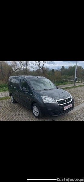 Cinza Usado 2017 Peugeot Partner Monovolume | € 10.500 (Preço justo) - Imagem 1/1