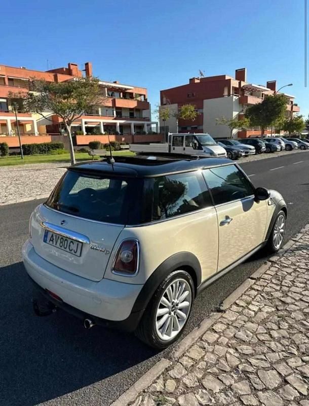 Usado Mini Cooper D 112 HP (82 kW) 2010 Branco Citadino