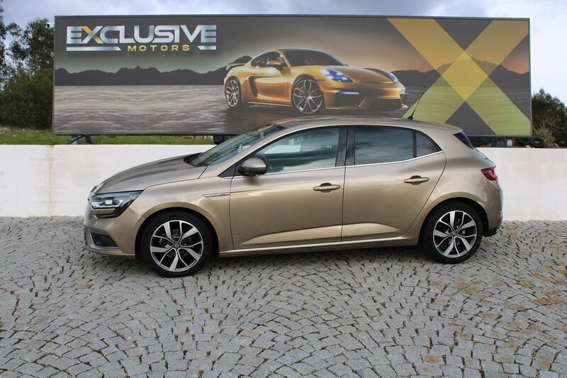 Outra Usado 2016 Renault Mégane III Bose Edition | € 14.990 - Imagem 1/4