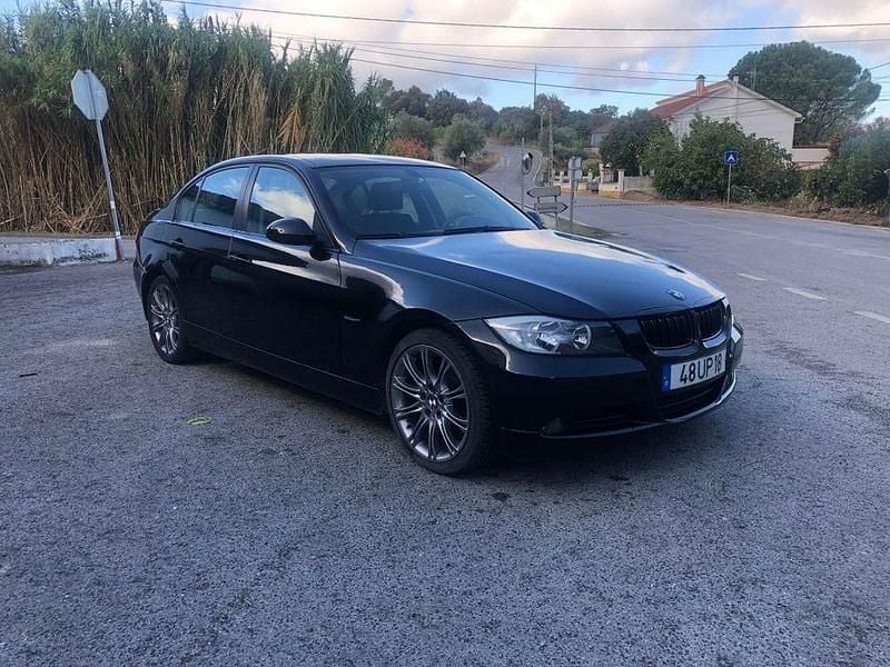 Usado 2005 BMW 320 Sedan | € 3.950 - Imagem 1/4