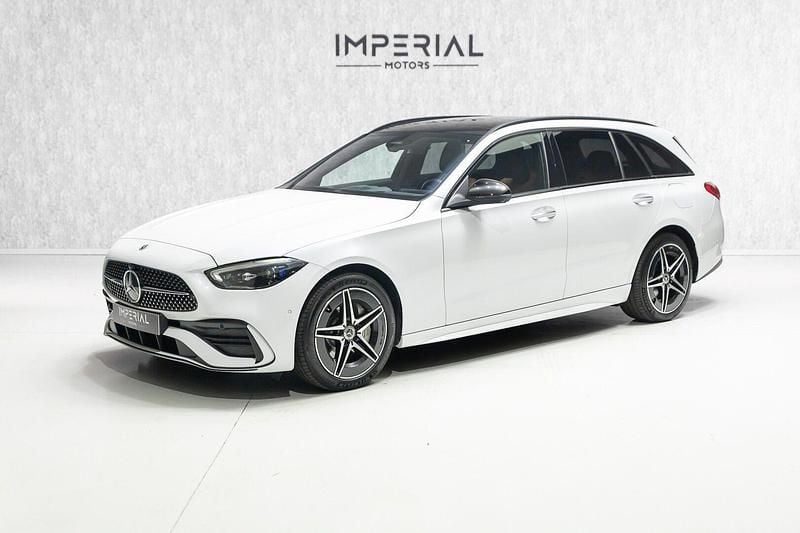 Branco Usado 2022 Mercedes C300e AMG line Carrinha | € 44.450 (Preço justo) - Imagem 1/4