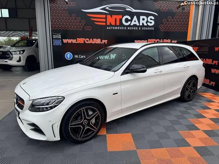Branco Usado 2021 Mercedes C300e Edition Sedan | € 29.750 (Caro) - Imagem 1/1