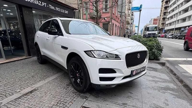 Usado Jaguar F-Pace Pure 180 HP (132 kW) 2017 Branco SUV