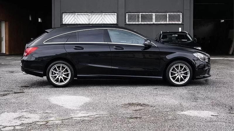 Usado Mercedes CLA180 Shooting Brake 109 HP (80 kW) 2015 Preto Carrinha