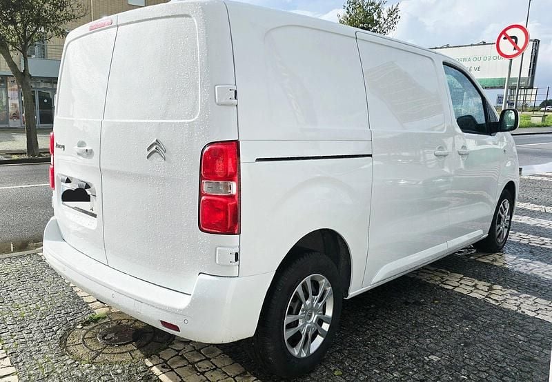 Usado Citroën Jumpy 122 HP (89 kW) 2017 Branco Monovolume