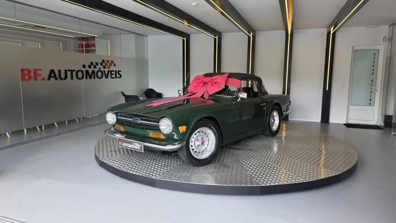 Usado Triumph TR6 152 HP (111 kW) 1970 Verde Cabrios