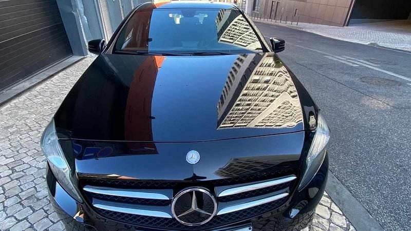Preto Usado 2012 Mercedes A180 Citadino | € 12.750 (Preço justo) - Imagem 1/4