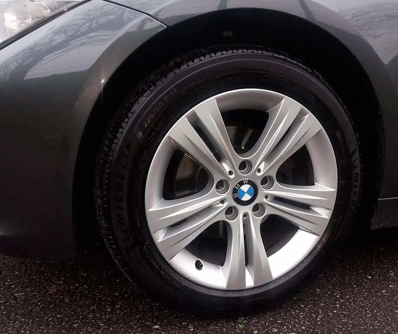 Usado BMW 316 Sport Line 116 HP (85 kW) 2015 Cinza Sedan