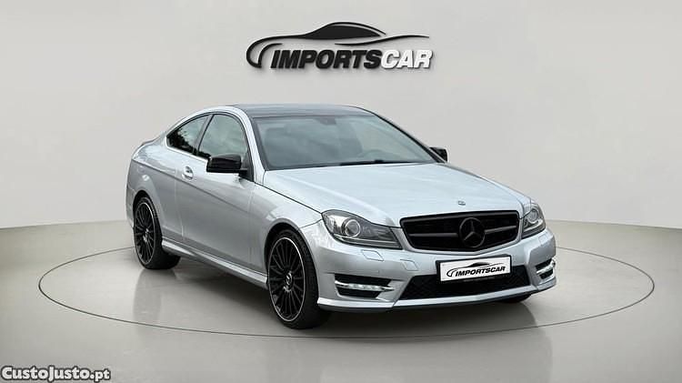Cinza Usado 2015 Mercedes C220 Coupé | € 18.999 - Imagem 1/1