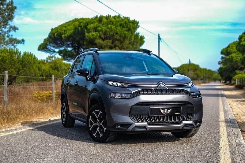 Cinza Usado 2023 Citroën C3 PureTech Citadino | € 18.500 (Preço justo) - Imagem 1/4
