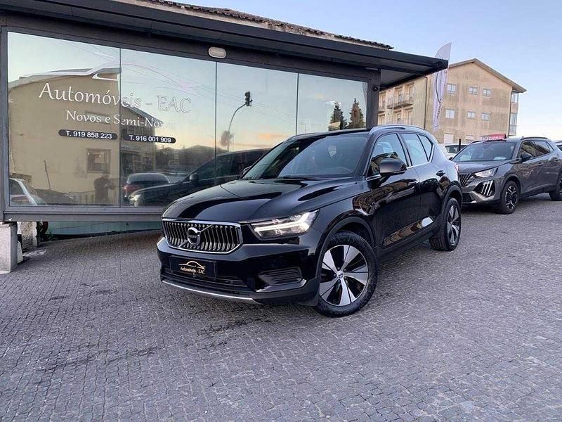 Preto Usado 2021 Volvo XC40 Momentum SUV | € 27.900 (Preço justo) - Imagem 1/4