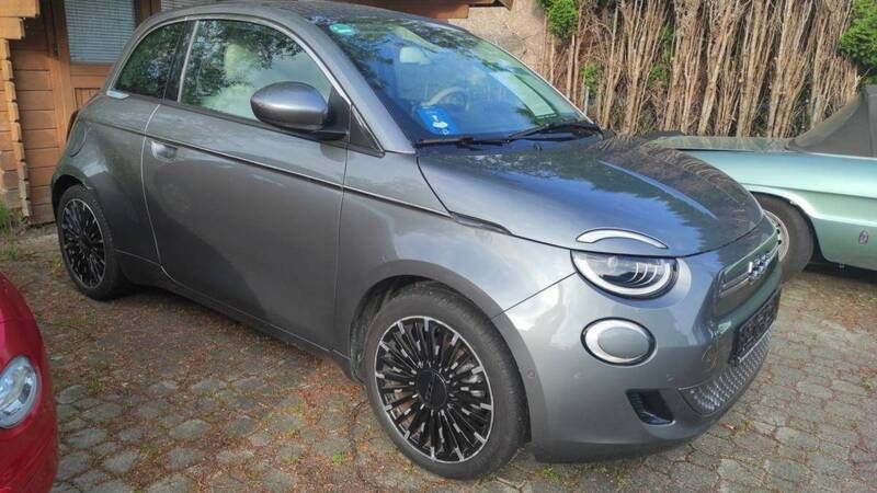 Cinzento Usado 2021 Fiat 500e | € 19.500 (Caro) - Imagem 1/4