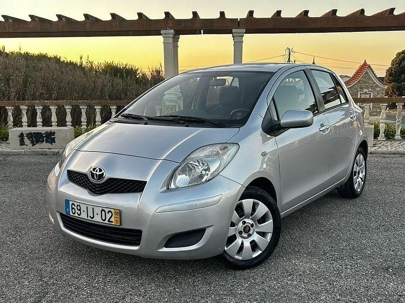 Usado 2009 Toyota Yaris Sedan | € 6.990 (Preço justo) - Imagem 1/4