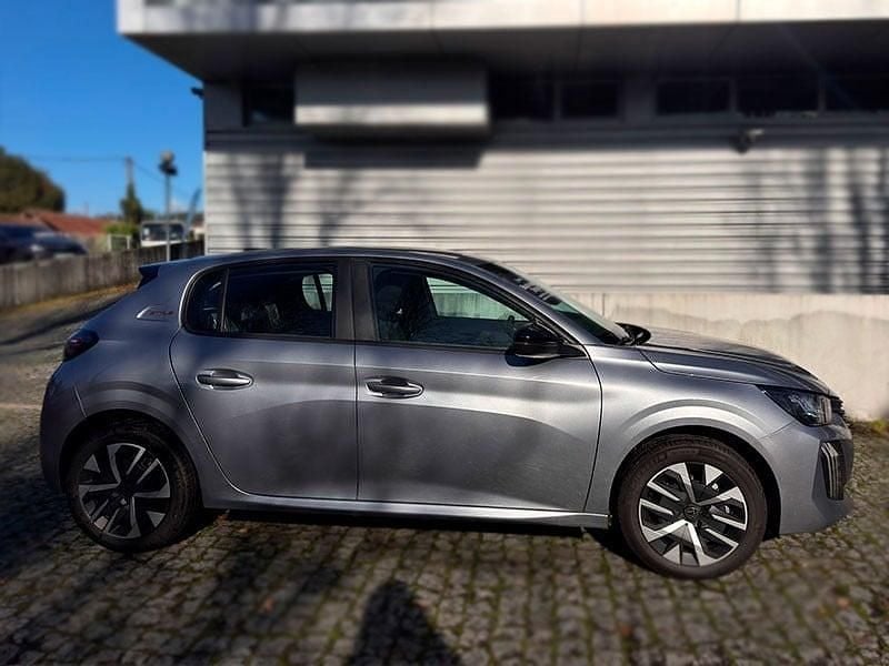Usado Peugeot e-208 100 kW (136 HP) 2025 Cinzento Citadino