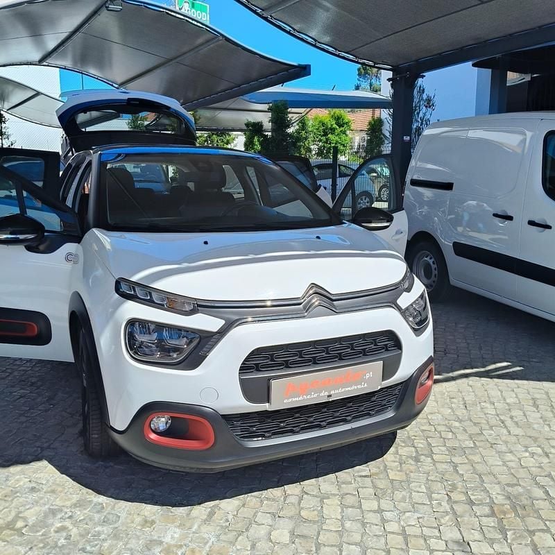 Branco Usado 2022 Citroën C3 PureTech Citadino | € 15.250 (Preço justo) - Imagem 1/4