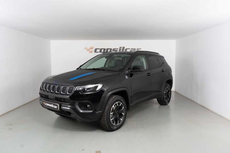 Preto Usado 2022 Jeep Compass Trailhawk SUV | € 27.980 (Preço justo) - Imagem 1/4