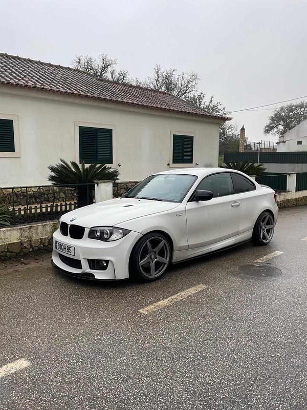 Branco Usado 2010 BMW 118 Coupé Coupé | € 8.800 (Bom preço) - Imagem 1/4