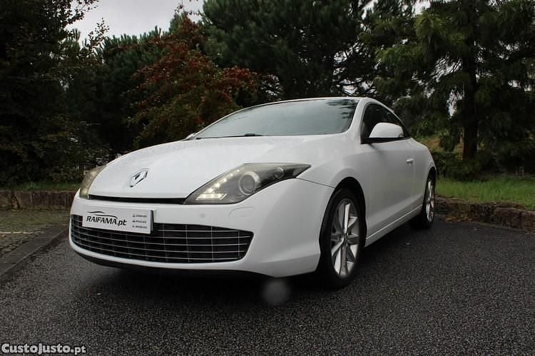 Branco Usado 2014 Renault Laguna Coupé Dynamique Coupé | € 11.800 - Imagem 1/1