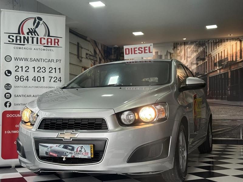 Usado Chevrolet Aveo LTZ 95 HP (69 kW) 2012 Cinza Sedan