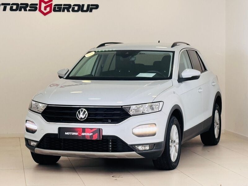 Usado VW T-Roc Life 110 HP (80 kW) 2021 Cinza SUV