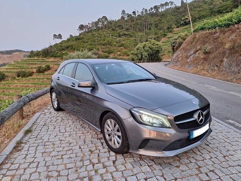 Usado 2016 Mercedes A180 Sedan | € 18.000 (Caro) - Imagem 1/4