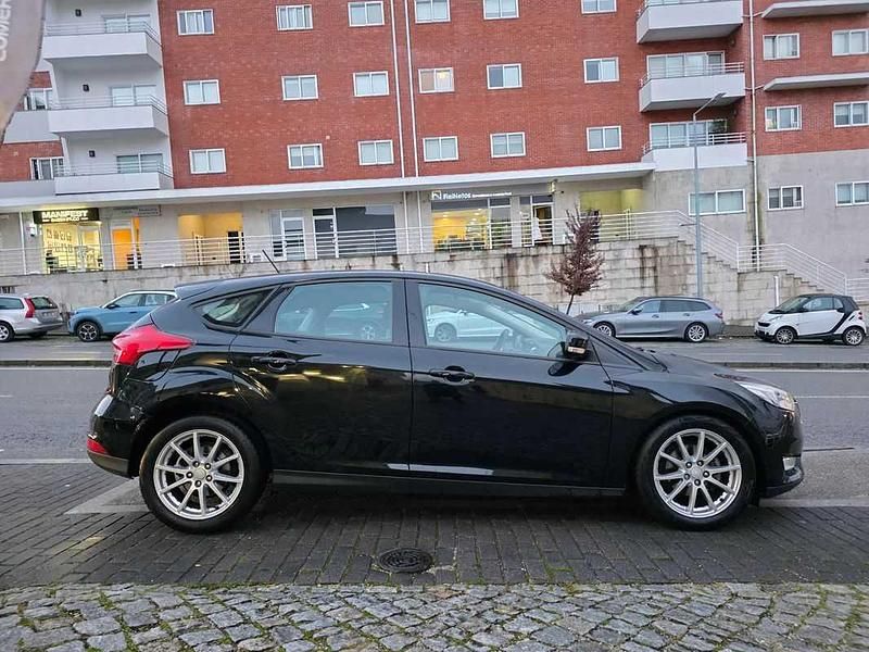 Usado Ford Focus 120 HP (88 kW) 2018 Preto