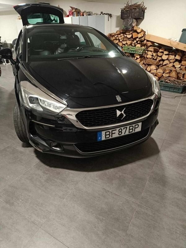Preto Usado 2016 DS Automobiles DS5 Citadino | € 15.500 (Preço justo) - Imagem 1/4
