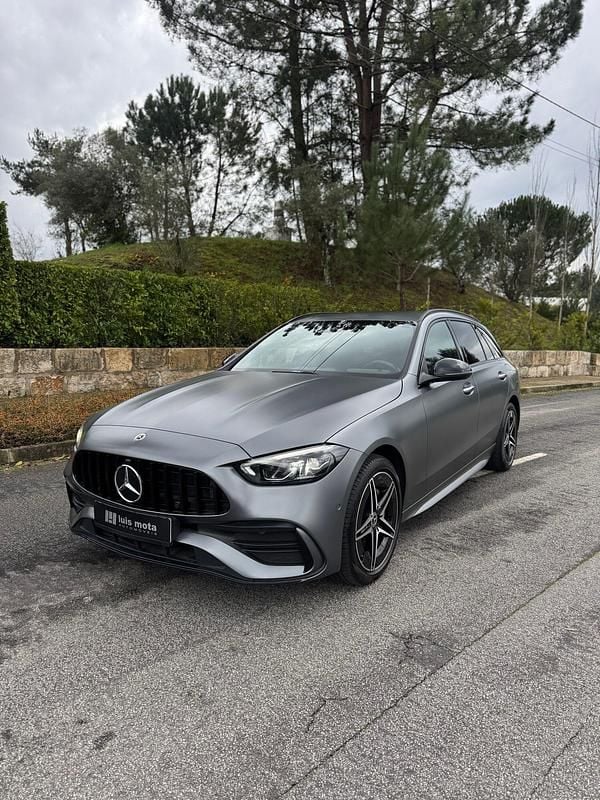 Usado Mercedes C300 AMG line 313 HP (230 kW) 2022 Cinza Carrinha