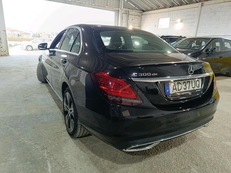 Usado Mercedes C300 Avantgarde 306 HP (225 kW) 2020 Preto Sedan