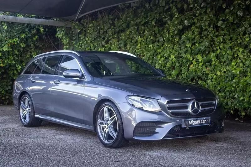 Cinzento Usado 2019 Mercedes E220 AMG Carrinha | € 29.900 (Super Preço) - Imagem 1/4