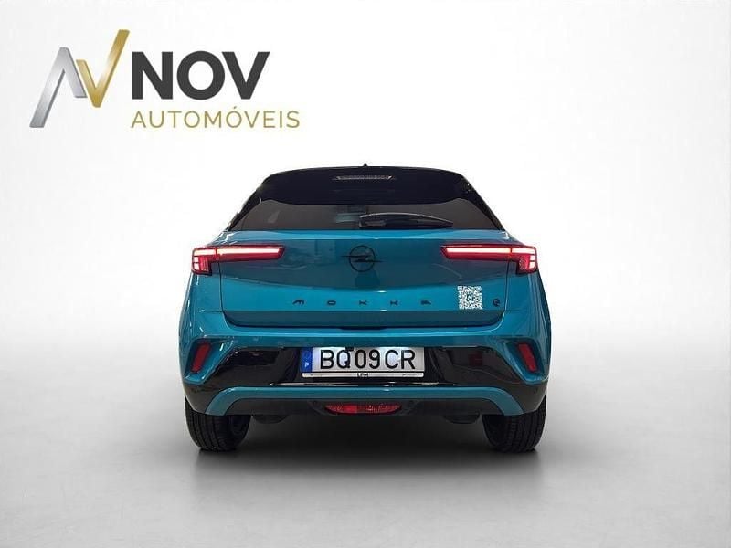 Usado Opel Mokka-e 114 kW (156 HP) 2025 Verde SUV