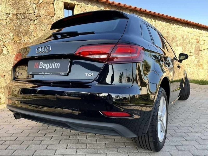 Usado Audi A3 Design 116 HP (85 kW) 2017 Preto