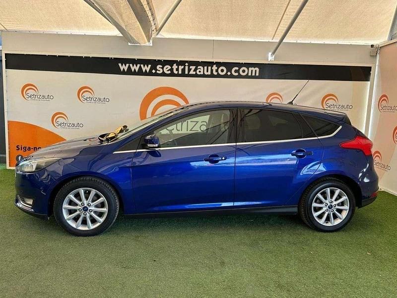 Usado Ford Focus Titanium 120 HP (88 kW) 2018 Azul