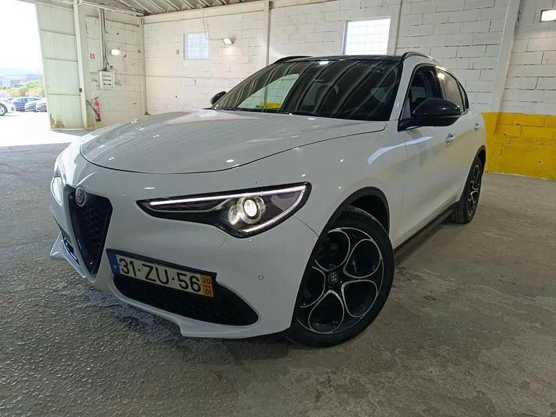 Branco Usado 2020 Alfa Romeo Stelvio Tech Edition SUV | € 33.900 - Imagem 1/4