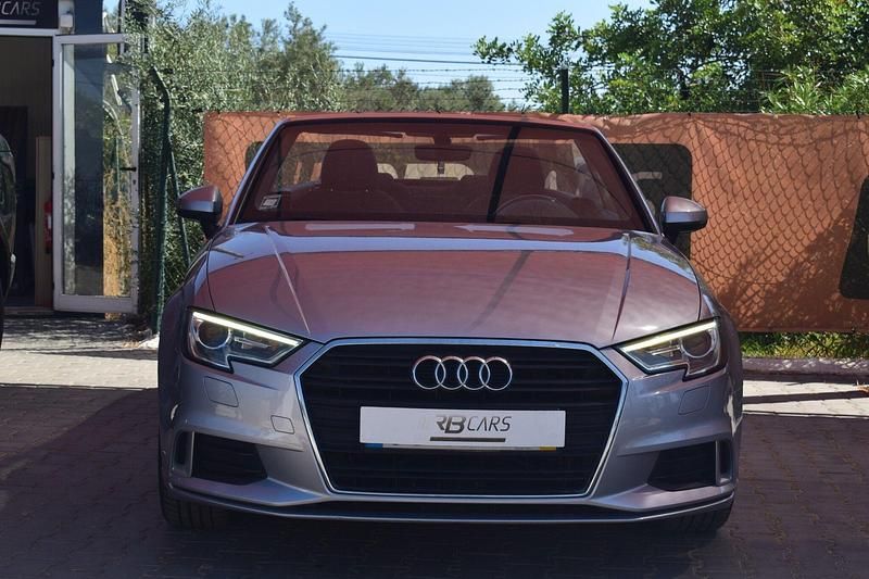Usado Audi A3 Cabriolet Sport 116 HP (85 kW) 2017 Cinza Cabrios