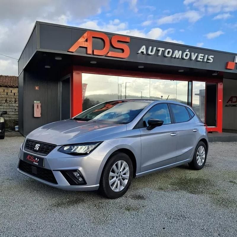 Usado Seat Ibiza Style 80 HP (58 kW) 2022 Cinza Citadino