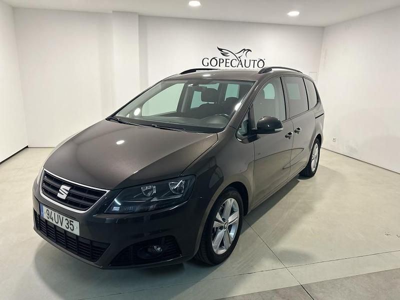 Cinza Usado 2018 Seat Alhambra Style Monovolume | € 27.490 - Imagem 1/4
