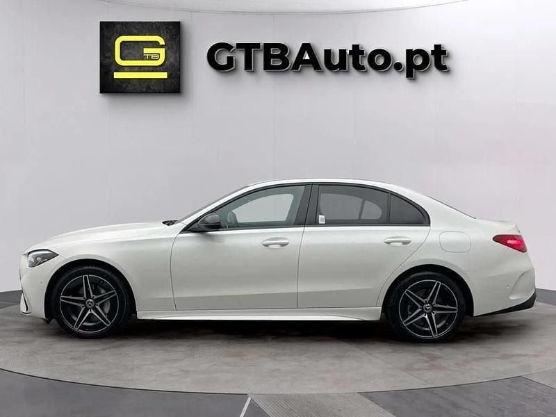 Branco Usado 2024 Mercedes C300 AMG Sedan | € 48.999 - Imagem 1/4