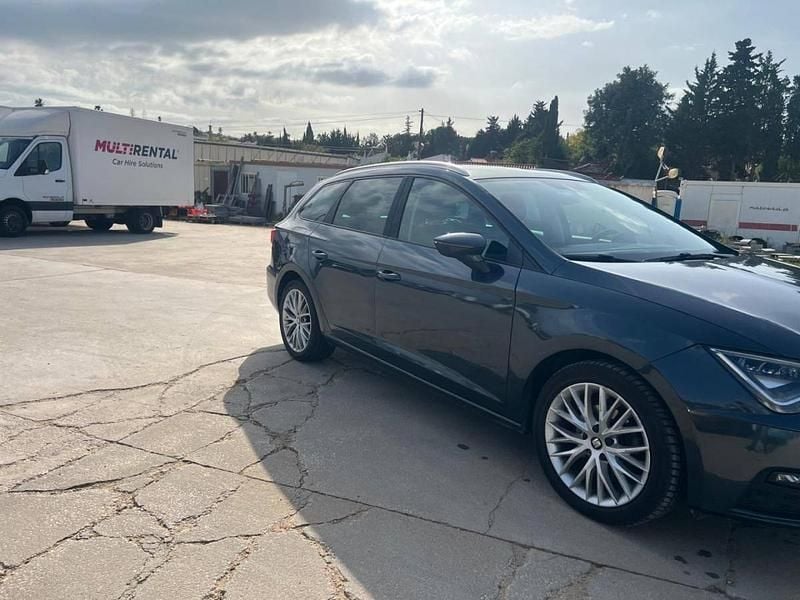 Usado Seat Leon ST 115 HP (84 kW) 2019 Cinzento Carrinha