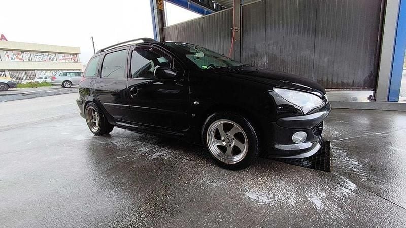 Usado 2002 Peugeot 206 Carrinha | € 2.350 (Bom preço) - Imagem 1/4