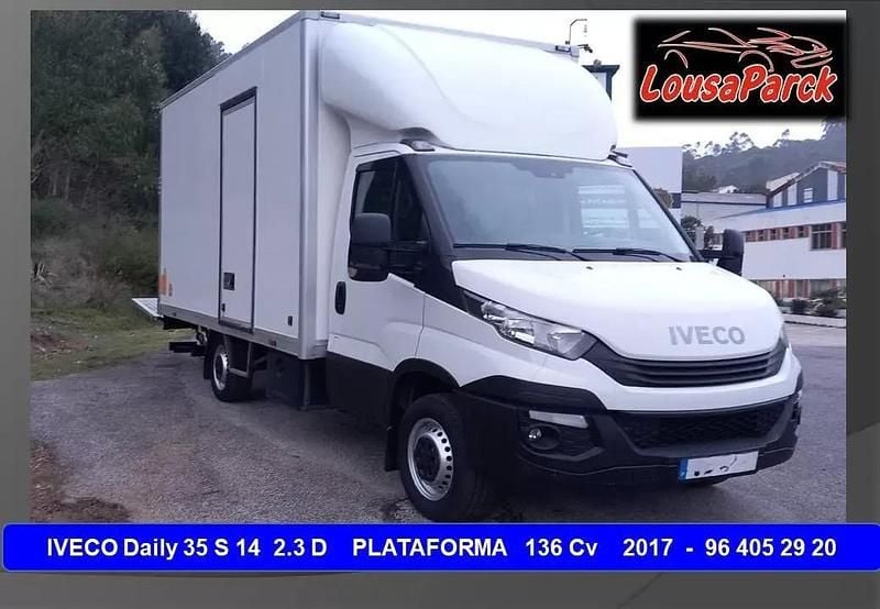 Branco Usado 2017 Iveco Daily Citadino | € 22.500 (Preço justo) - Imagem 1/4
