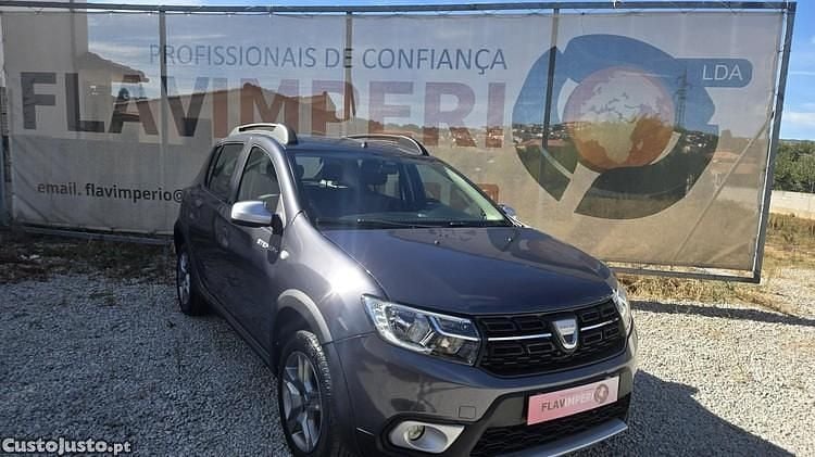 Cinza Usado 2019 Dacia Sandero Stepway Citadino | € 8.800 (Bom preço) - Imagem 1/1