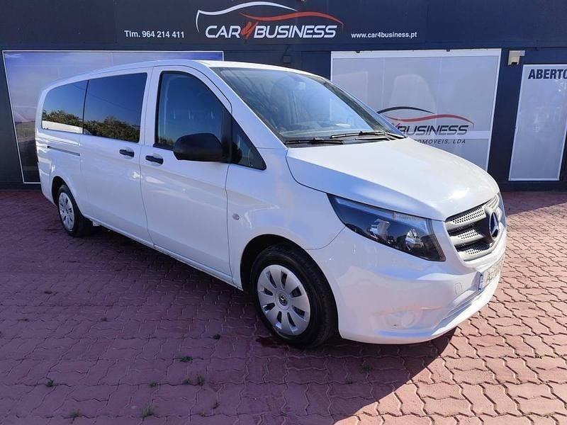 Branco Usado 2020 Mercedes Vito Monovolume | € 32.900 - Imagem 1/4