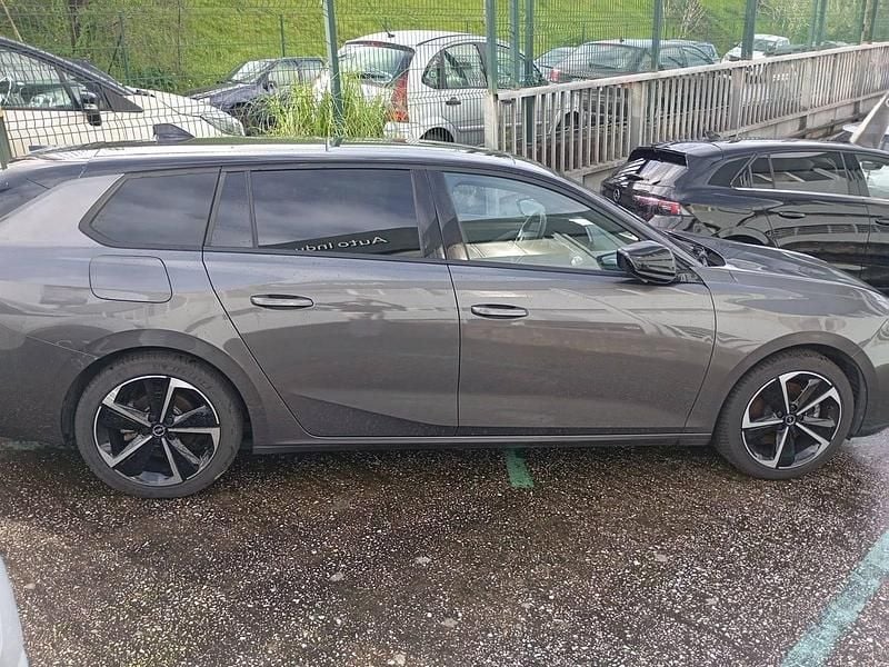 Usado Opel Astra 130 HP (95 kW) 2024 Cinzento Carrinha